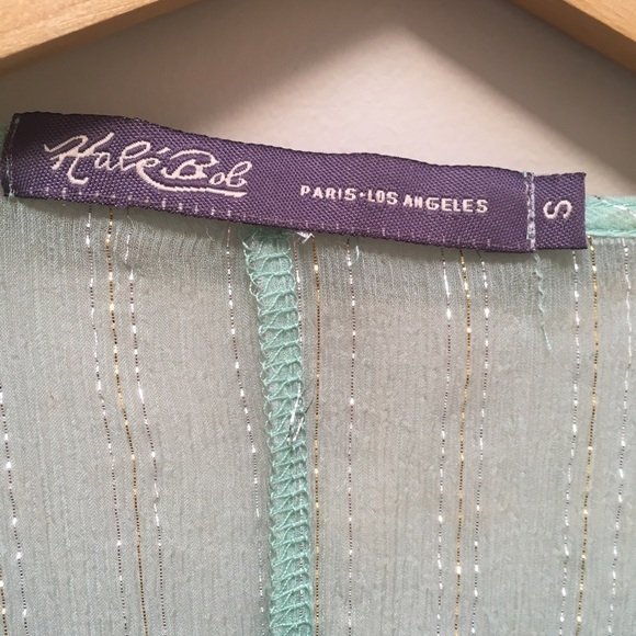 Beautiful sleeveless soft mint green top. - Picture 5 of 7